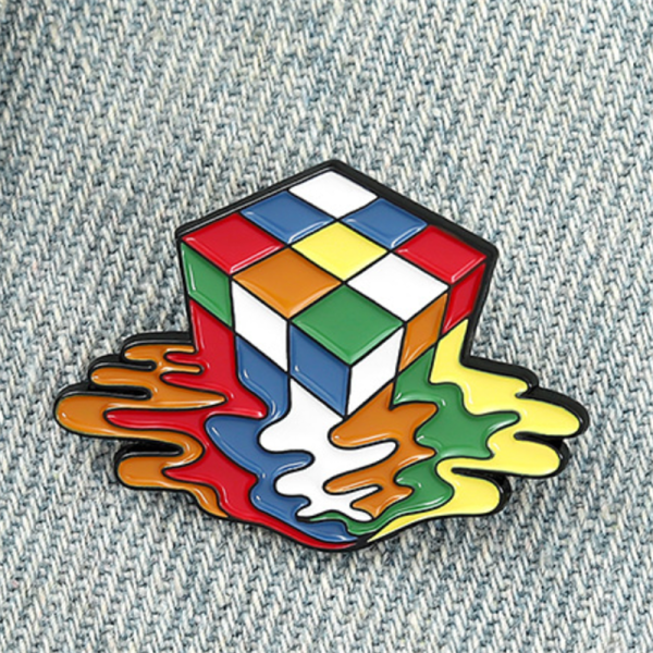 Pin Metalic  Cubul Rubik