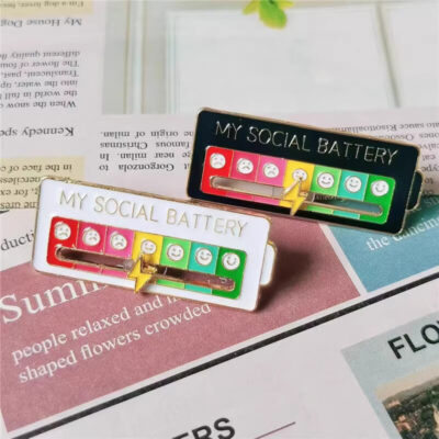 Pinuri Metalice My Social Battery