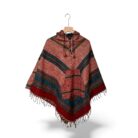 Poncho Etnic Roșu cu Glugă și Nasturi din Lemn – Unisex, Model Tribal Handmade 4